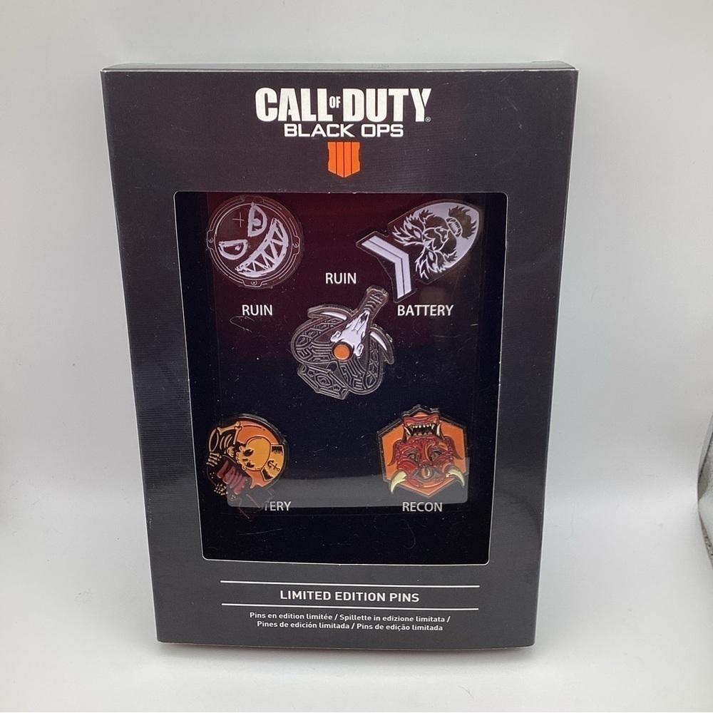 Call of Duty Black Ops IV Codebox Pin Enamel Badges  Ruin Battery Recon